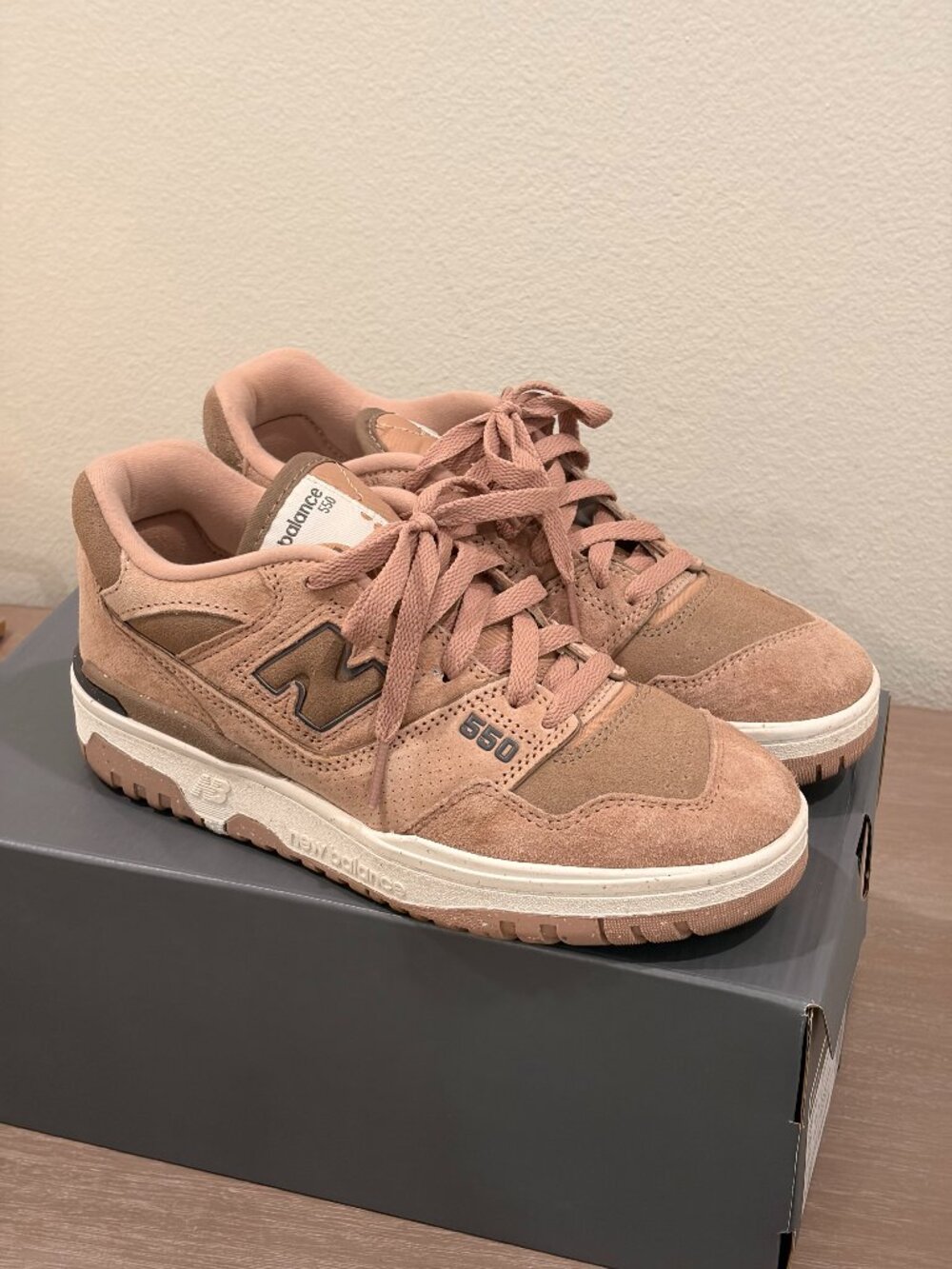 New Balance Women's 550